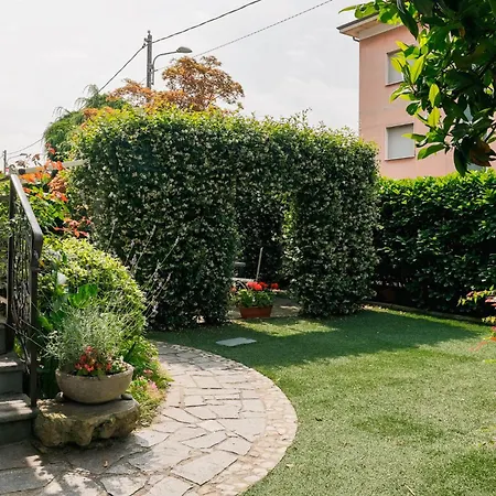 Doriana's House With Garden & Parking דירה